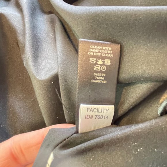 Ann Taylor Pleather Skirt size 0 - Picture 4 of 7